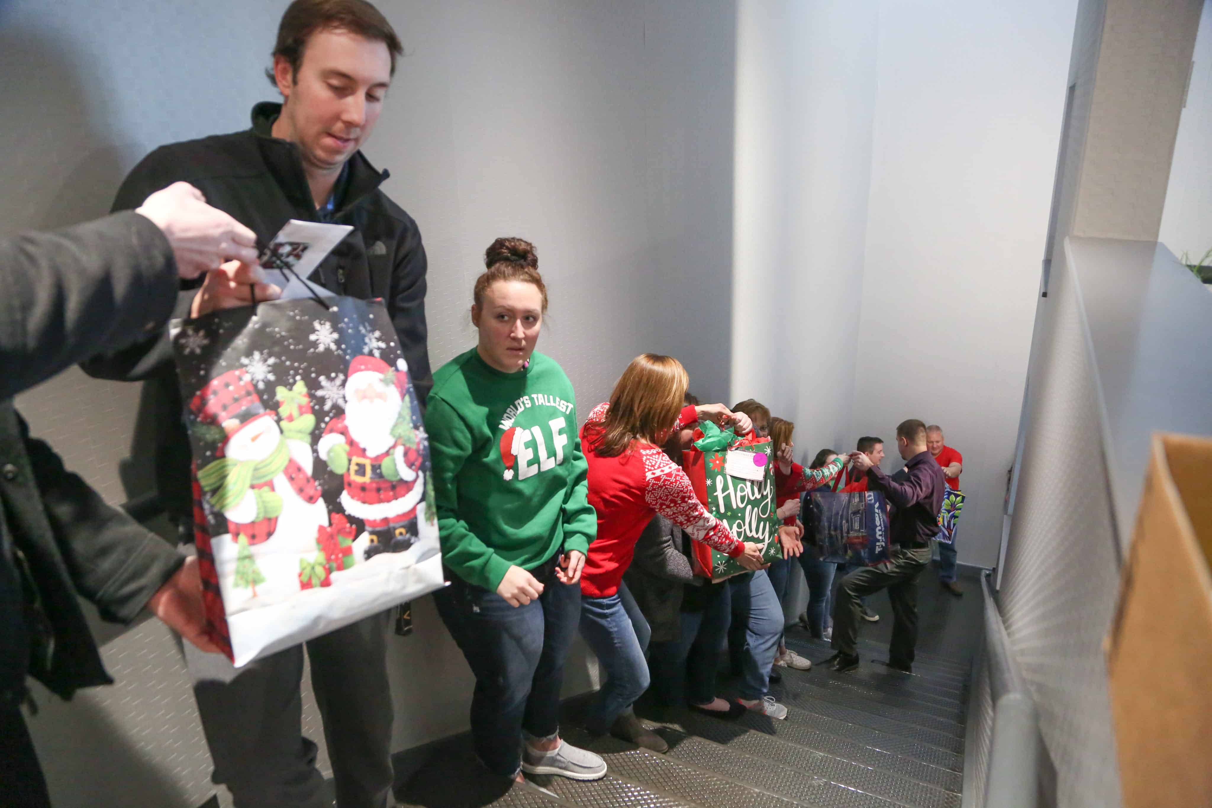 holiday gifts from knapheide employees for local veterans