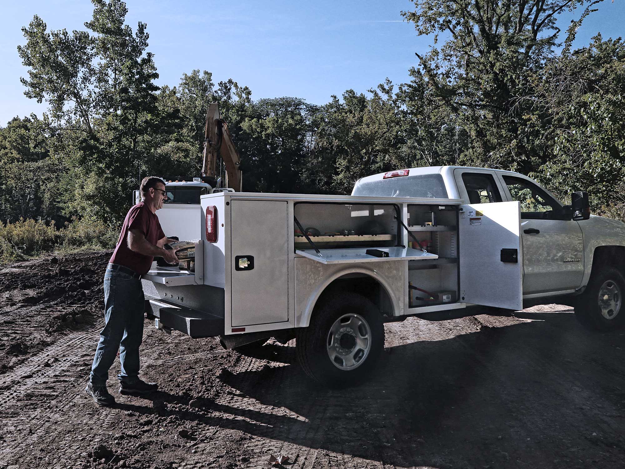 Open vs Enclosed: Which Work Truck Body Style is Right for Me?