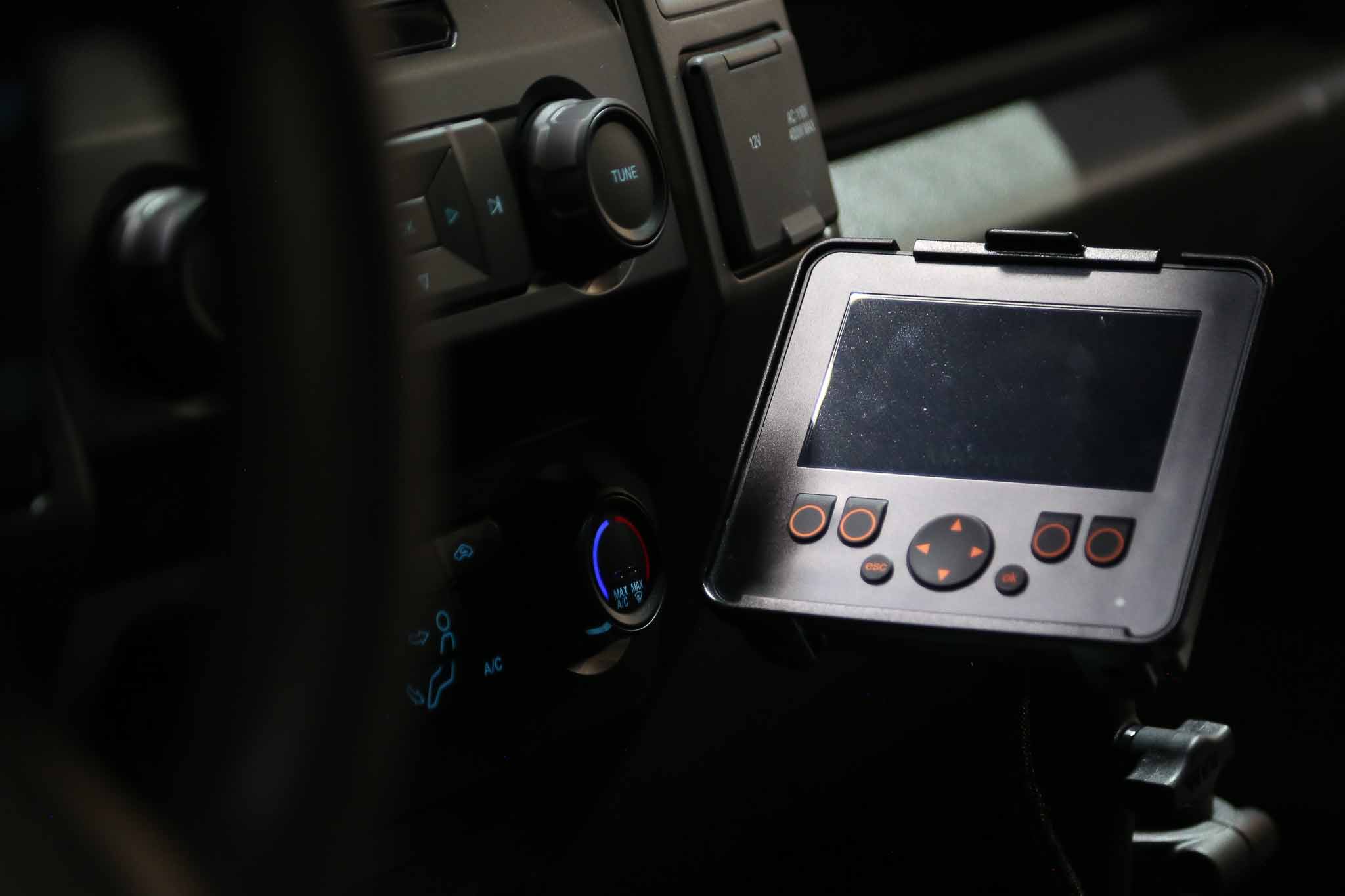 knapheide mechanics truck crane controls