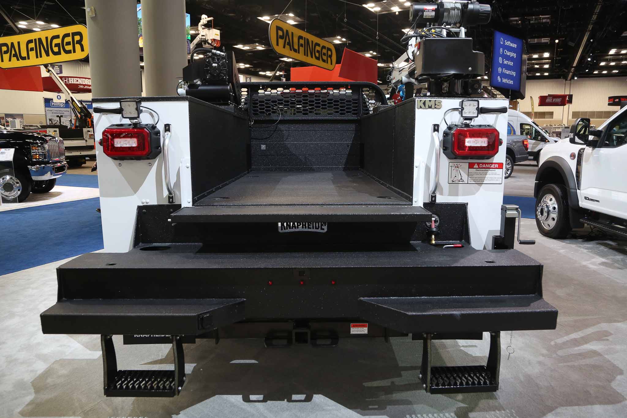 knapheide mechanics truck at industry trade show